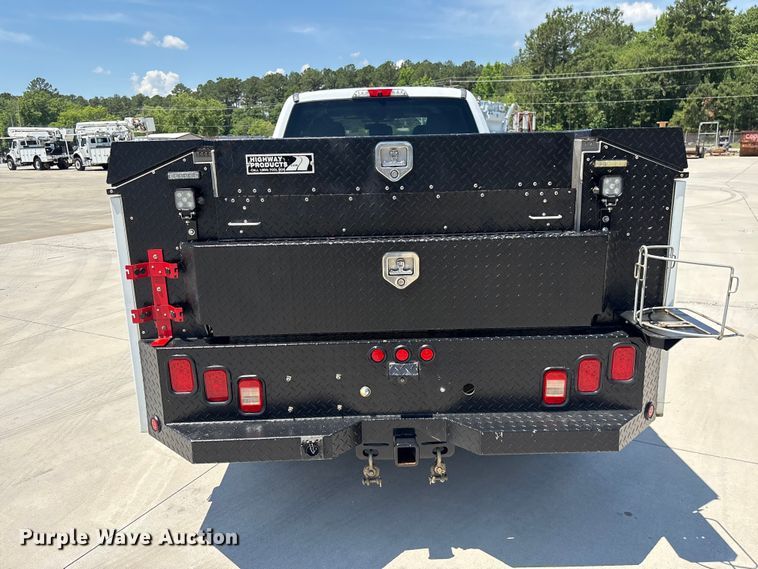 image for item EF1215 2018 Ford F350 Super Duty Crew Cab utility bed pickup truck