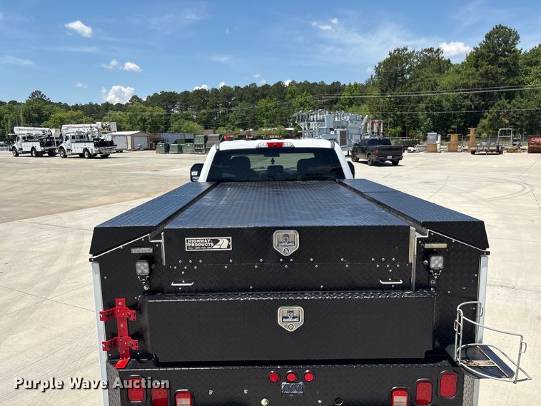 image for item EF1215 2018 Ford F350 Super Duty Crew Cab utility bed pickup truck