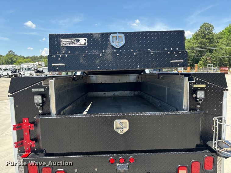 image for item EF1215 2018 Ford F350 Super Duty Crew Cab utility bed pickup truck