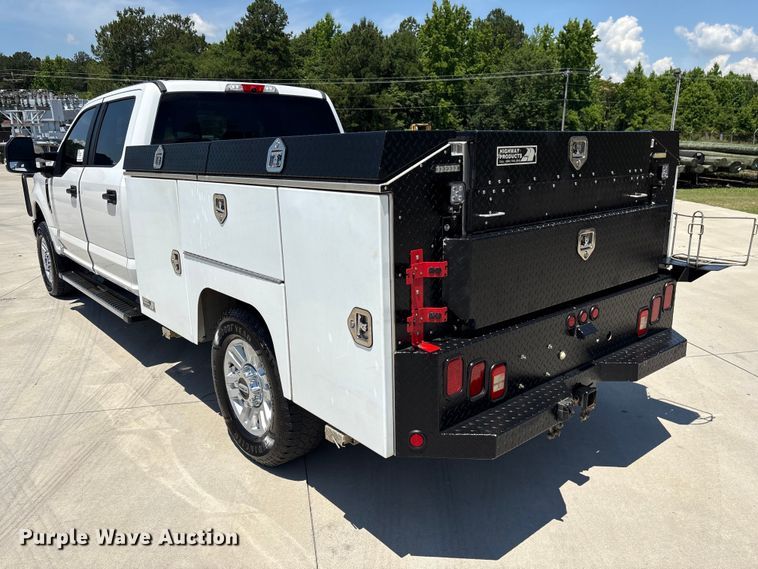 image for item EF1215 2018 Ford F350 Super Duty Crew Cab utility bed pickup truck