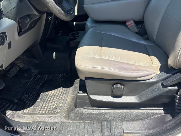 image for item EF1215 2018 Ford F350 Super Duty Crew Cab utility bed pickup truck