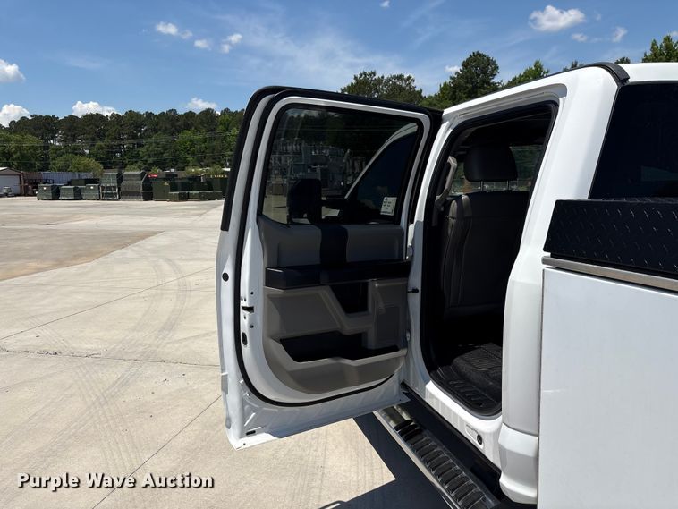 image for item EF1215 2018 Ford F350 Super Duty Crew Cab utility bed pickup truck