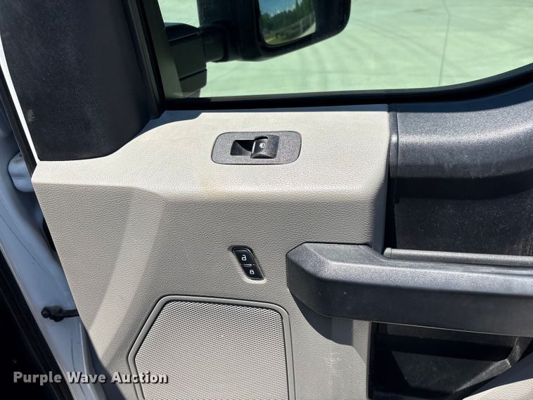 image for item EF1215 2018 Ford F350 Super Duty Crew Cab utility bed pickup truck