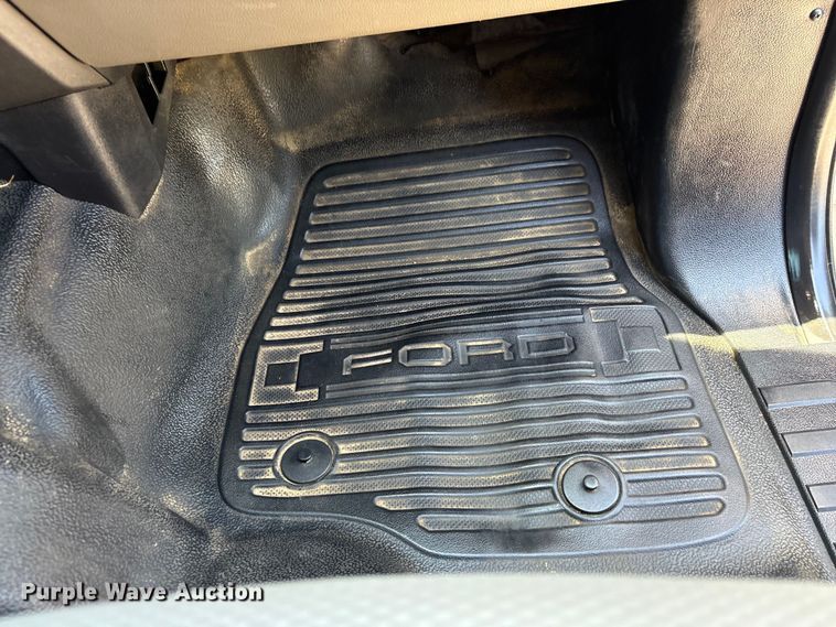 image for item EF1215 2018 Ford F350 Super Duty Crew Cab utility bed pickup truck