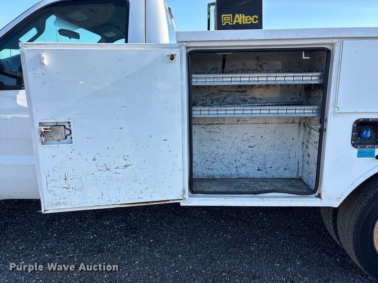 image for item EG1700 2014 Ford F550 Super Duty bucket truck