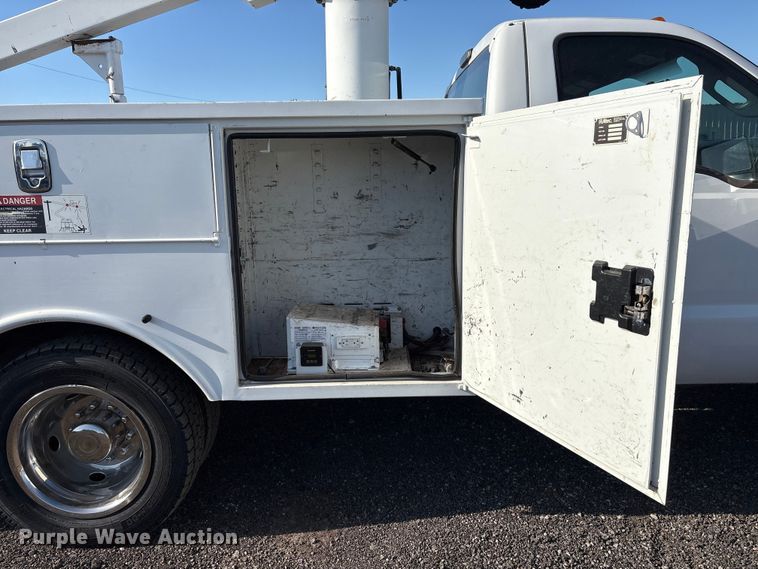image for item EG1700 2014 Ford F550 Super Duty bucket truck