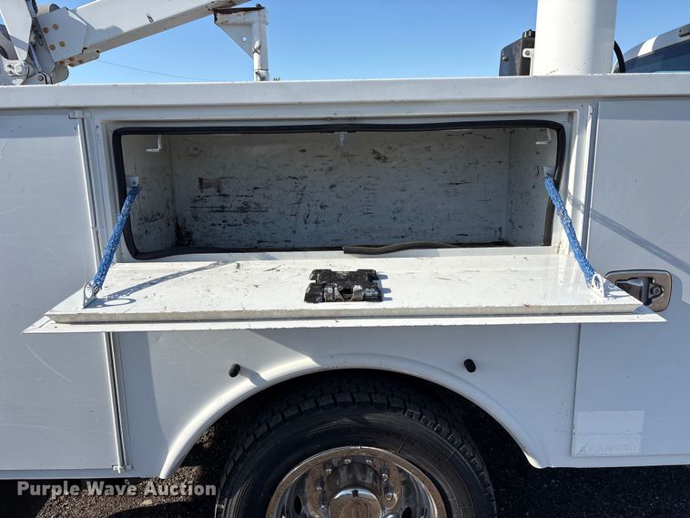 image for item EG1700 2014 Ford F550 Super Duty bucket truck