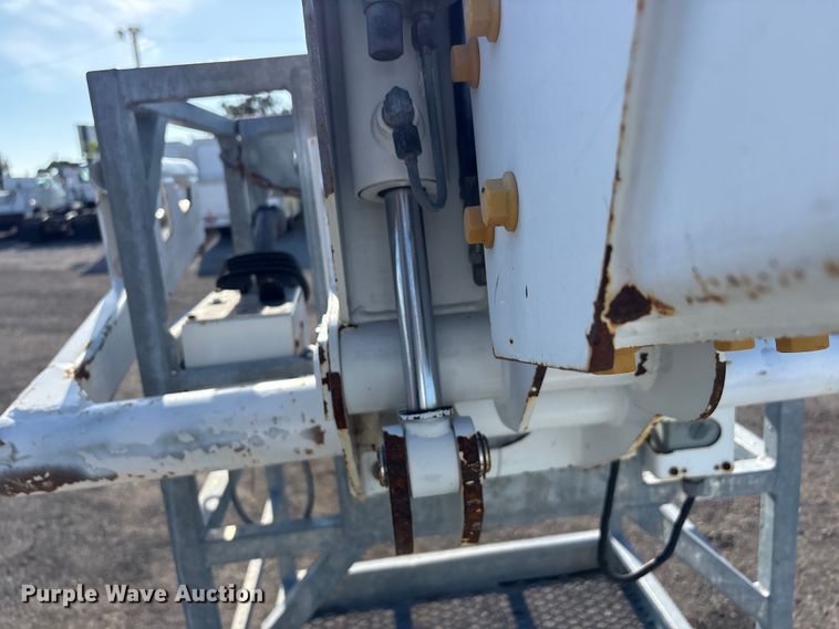 image for item EG1700 2014 Ford F550 Super Duty bucket truck