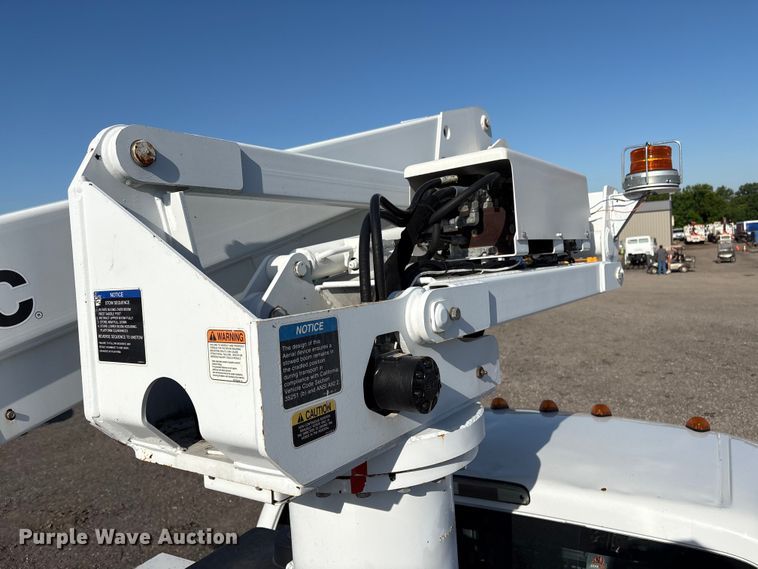 image for item EG1700 2014 Ford F550 Super Duty bucket truck