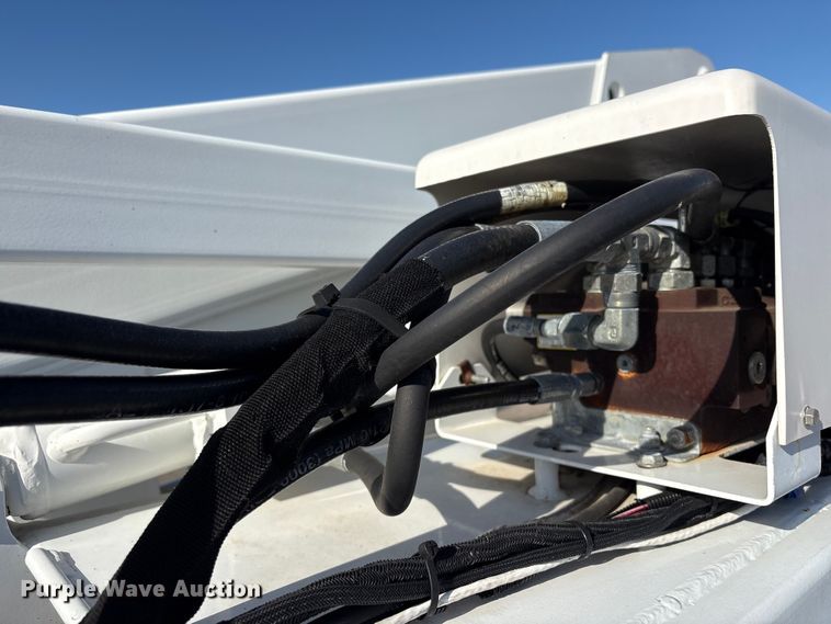 image for item EG1700 2014 Ford F550 Super Duty bucket truck