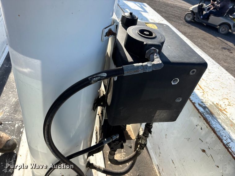 image for item EG1700 2014 Ford F550 Super Duty bucket truck