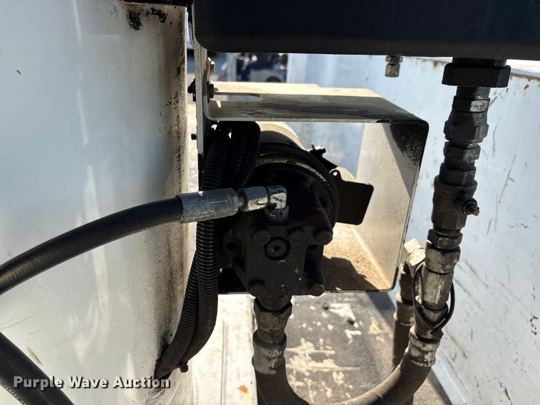 image for item EG1700 2014 Ford F550 Super Duty bucket truck