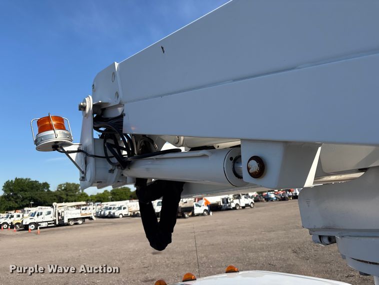 image for item EG1700 2014 Ford F550 Super Duty bucket truck
