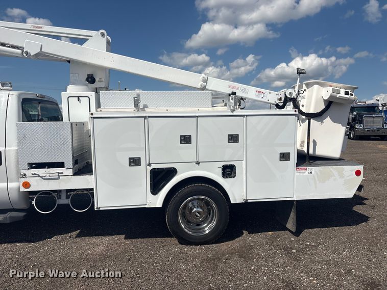 image for item EG8962 2012 Ford F550 Super Duty bucket truck