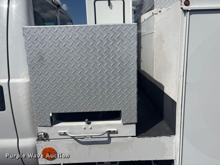 image for item EG8962 2012 Ford F550 Super Duty bucket truck