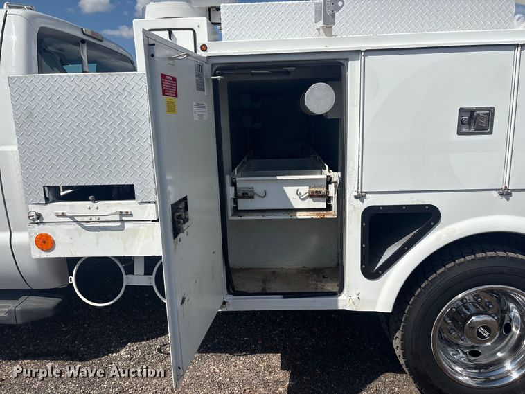 image for item EG8962 2012 Ford F550 Super Duty bucket truck