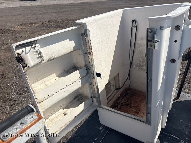 image for item EG8962 2012 Ford F550 Super Duty bucket truck