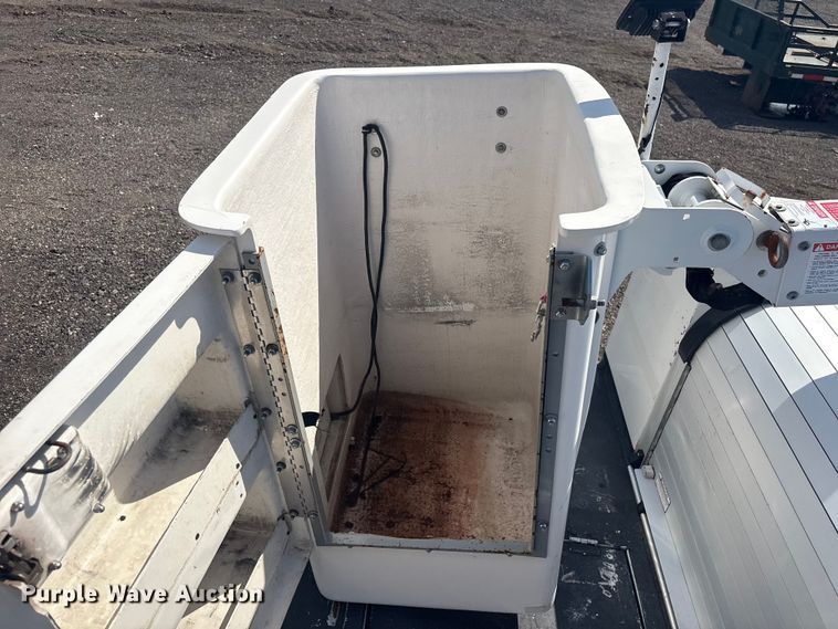 image for item EG8962 2012 Ford F550 Super Duty bucket truck