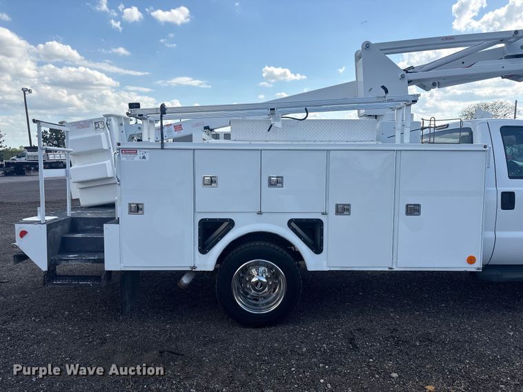 image for item EG8962 2012 Ford F550 Super Duty bucket truck