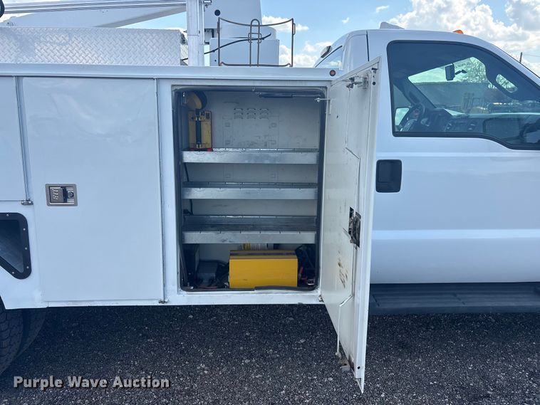 image for item EG8962 2012 Ford F550 Super Duty bucket truck