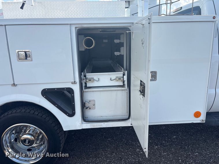 image for item EG8962 2012 Ford F550 Super Duty bucket truck
