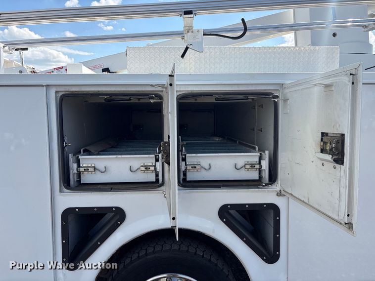 image for item EG8962 2012 Ford F550 Super Duty bucket truck