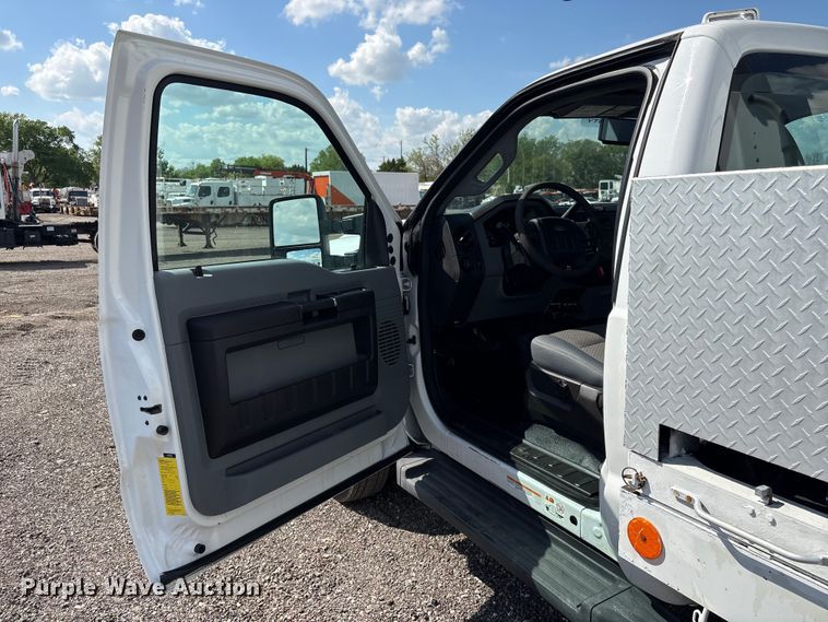 image for item EG8962 2012 Ford F550 Super Duty bucket truck