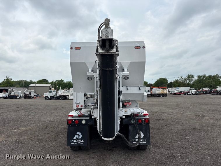 image for item EG9000 2019 Freightliner 114SD volumetric concrete mixer truck