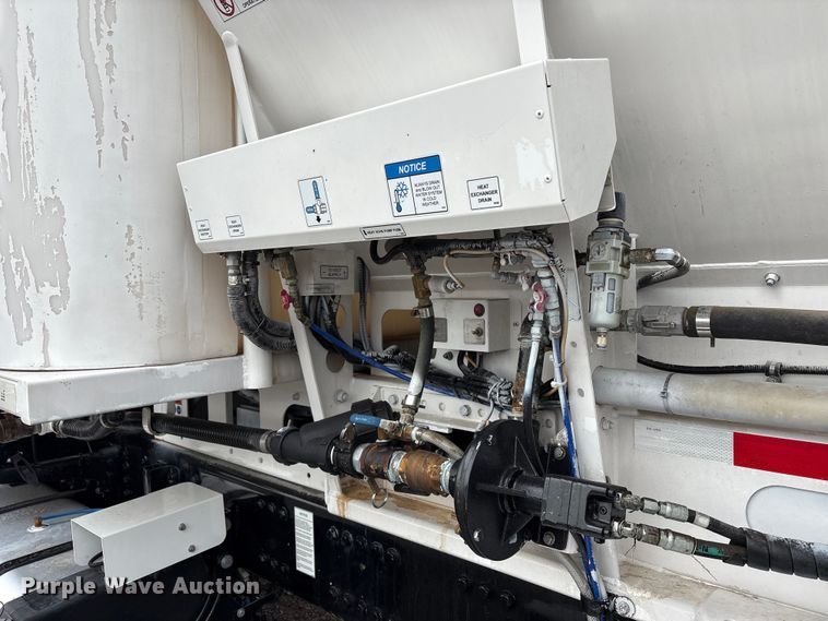image for item EG9000 2019 Freightliner 114SD volumetric concrete mixer truck