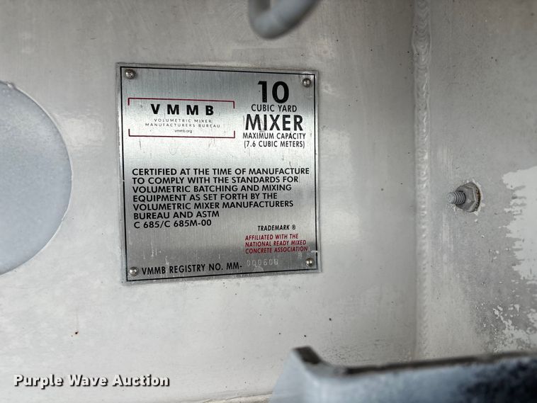 image for item EG9000 2019 Freightliner 114SD volumetric concrete mixer truck