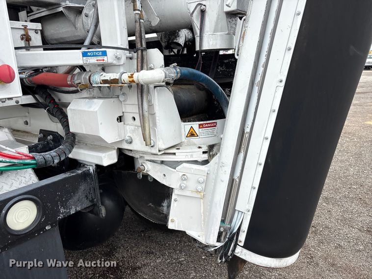 image for item EG9000 2019 Freightliner 114SD volumetric concrete mixer truck