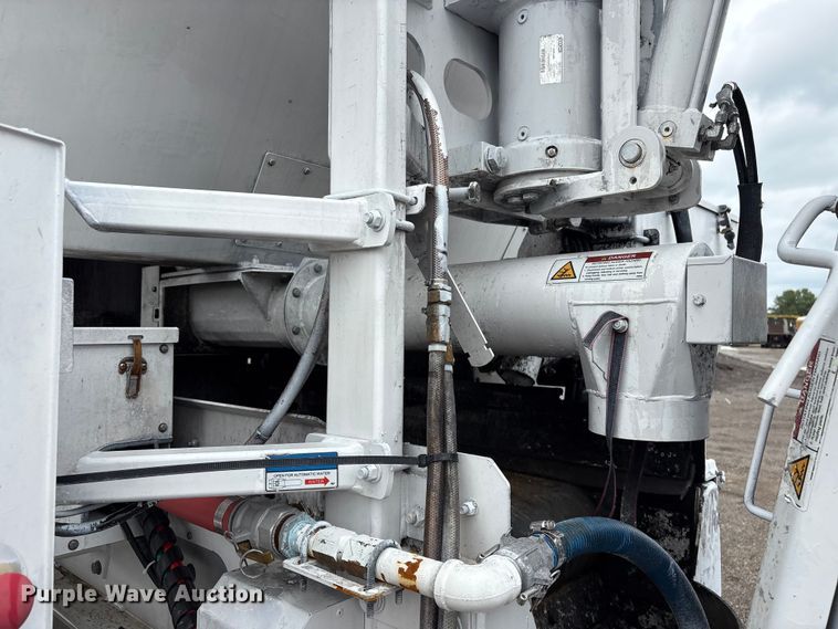 image for item EG9000 2019 Freightliner 114SD volumetric concrete mixer truck