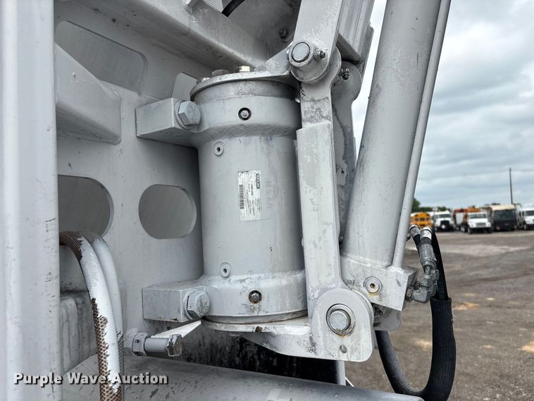 image for item EG9000 2019 Freightliner 114SD volumetric concrete mixer truck
