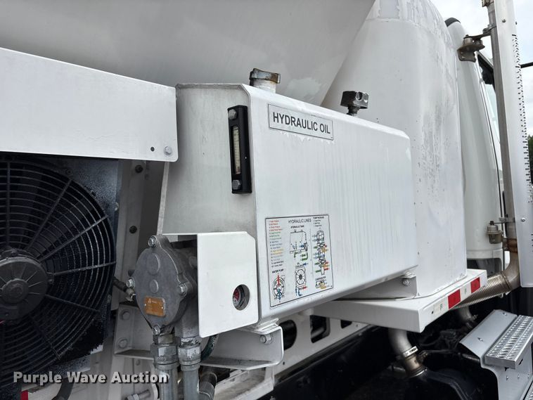 image for item EG9000 2019 Freightliner 114SD volumetric concrete mixer truck