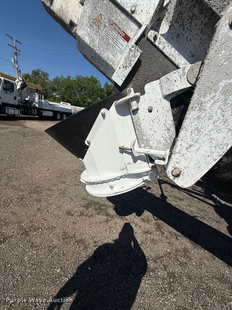 image for item EG9000 2019 Freightliner 114SD volumetric concrete mixer truck