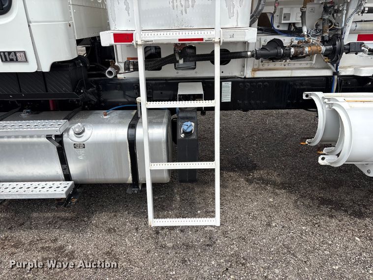 image for item EG9000 2019 Freightliner 114SD volumetric concrete mixer truck