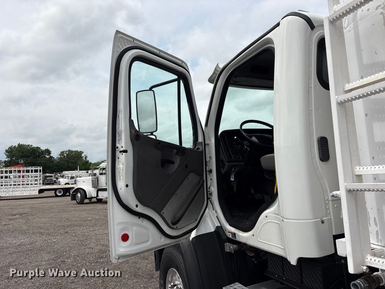 image for item EG9000 2019 Freightliner 114SD volumetric concrete mixer truck