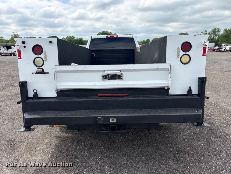 image for item EG9012 2018 RAM 3500 utility bed pickup truck
