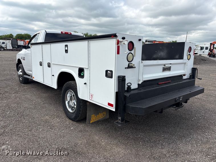 image for item EG9012 2018 RAM 3500 utility bed pickup truck