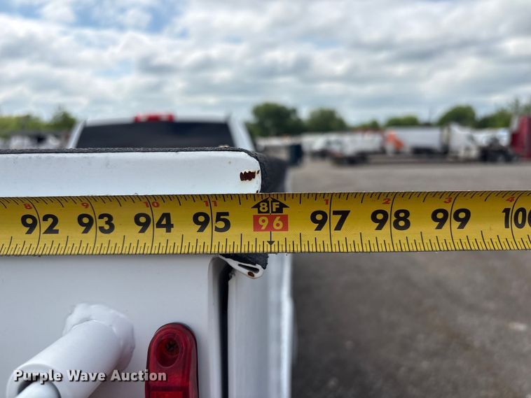 image for item EG9012 2018 RAM 3500 utility bed pickup truck