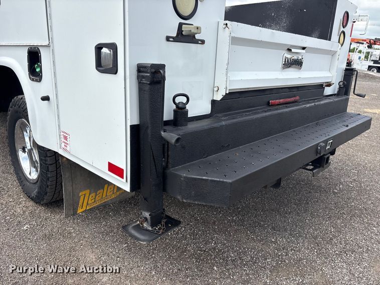 image for item EG9012 2018 RAM 3500 utility bed pickup truck