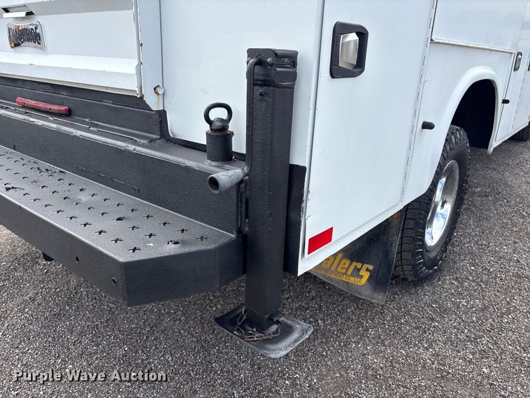 image for item EG9012 2018 RAM 3500 utility bed pickup truck