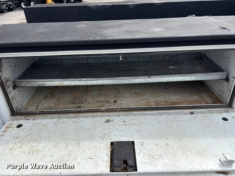 image for item EG9012 2018 RAM 3500 utility bed pickup truck
