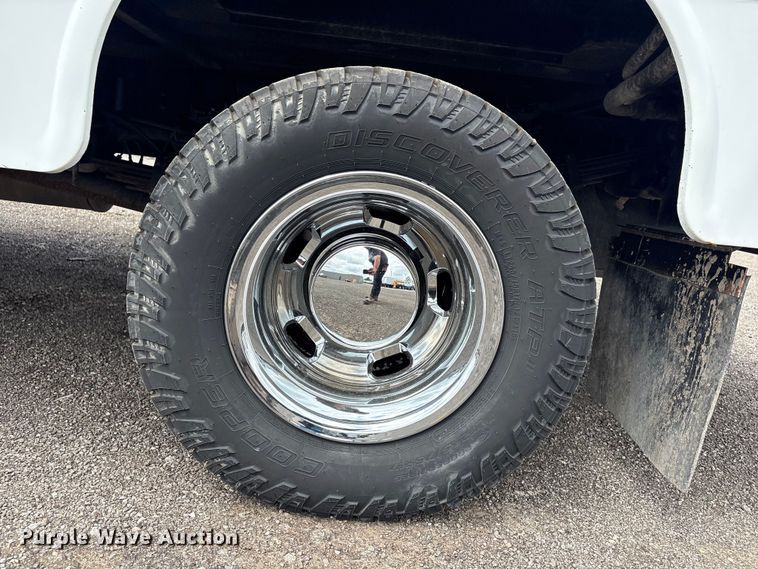 image for item EG9012 2018 RAM 3500 utility bed pickup truck