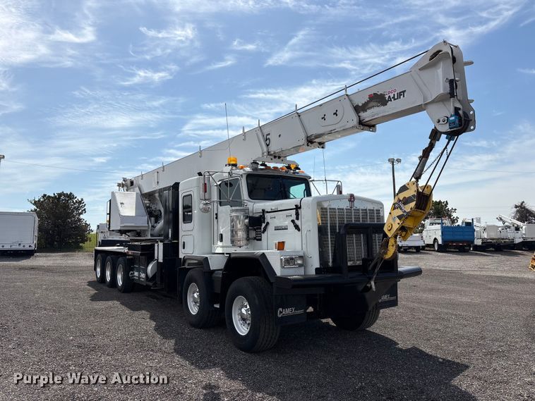 image for item EG9035 2014 Kenworth C500 crane truck