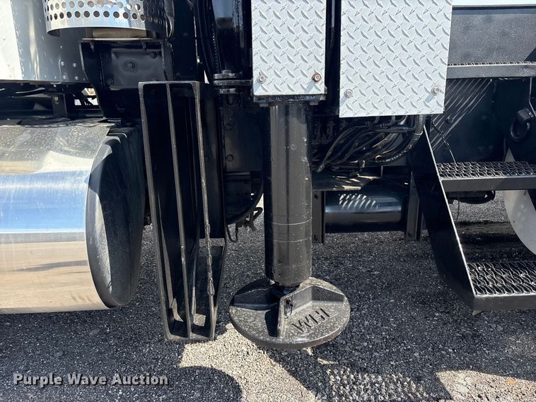 image for item EG9035 2014 Kenworth C500 crane truck
