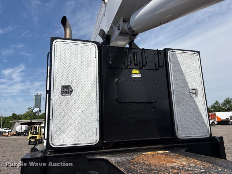 image for item EG9035 2014 Kenworth C500 crane truck