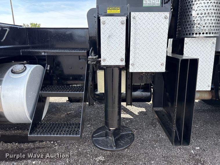image for item EG9035 2014 Kenworth C500 crane truck