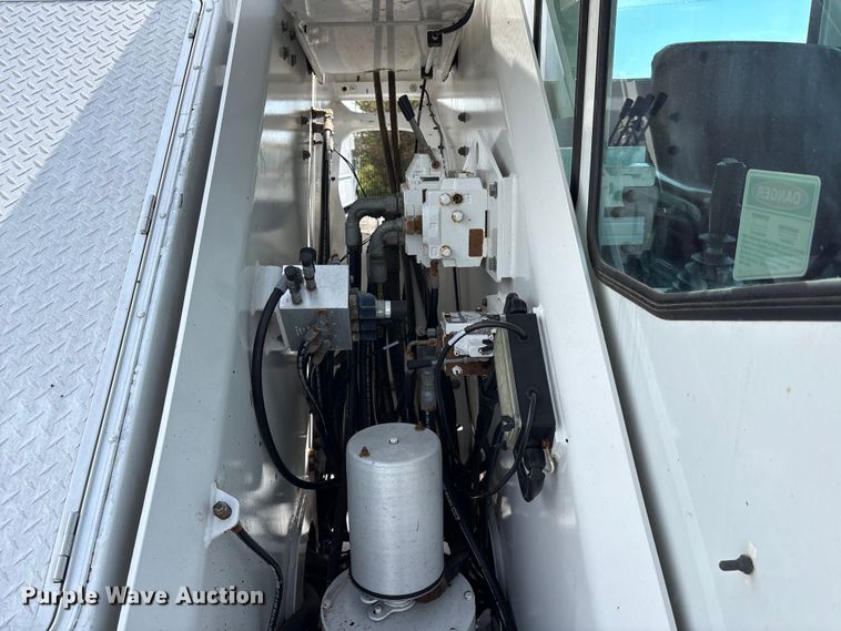 image for item EG9035 2014 Kenworth C500 crane truck