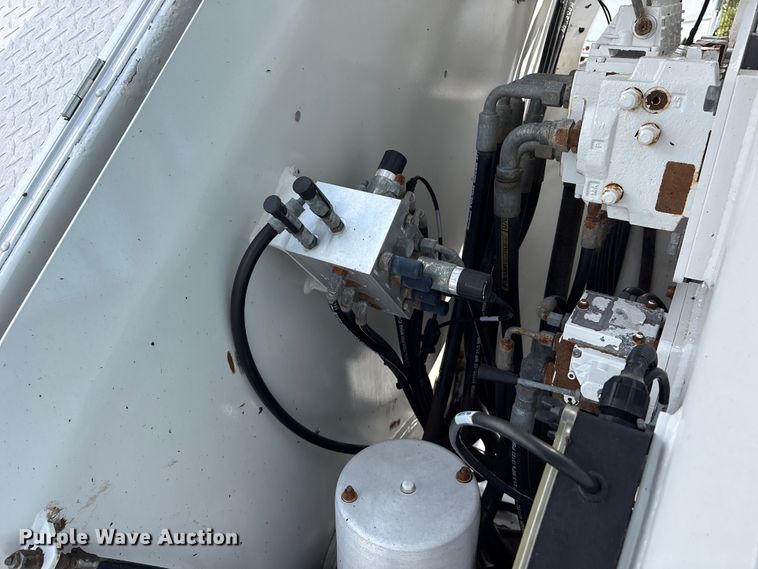 image for item EG9035 2014 Kenworth C500 crane truck